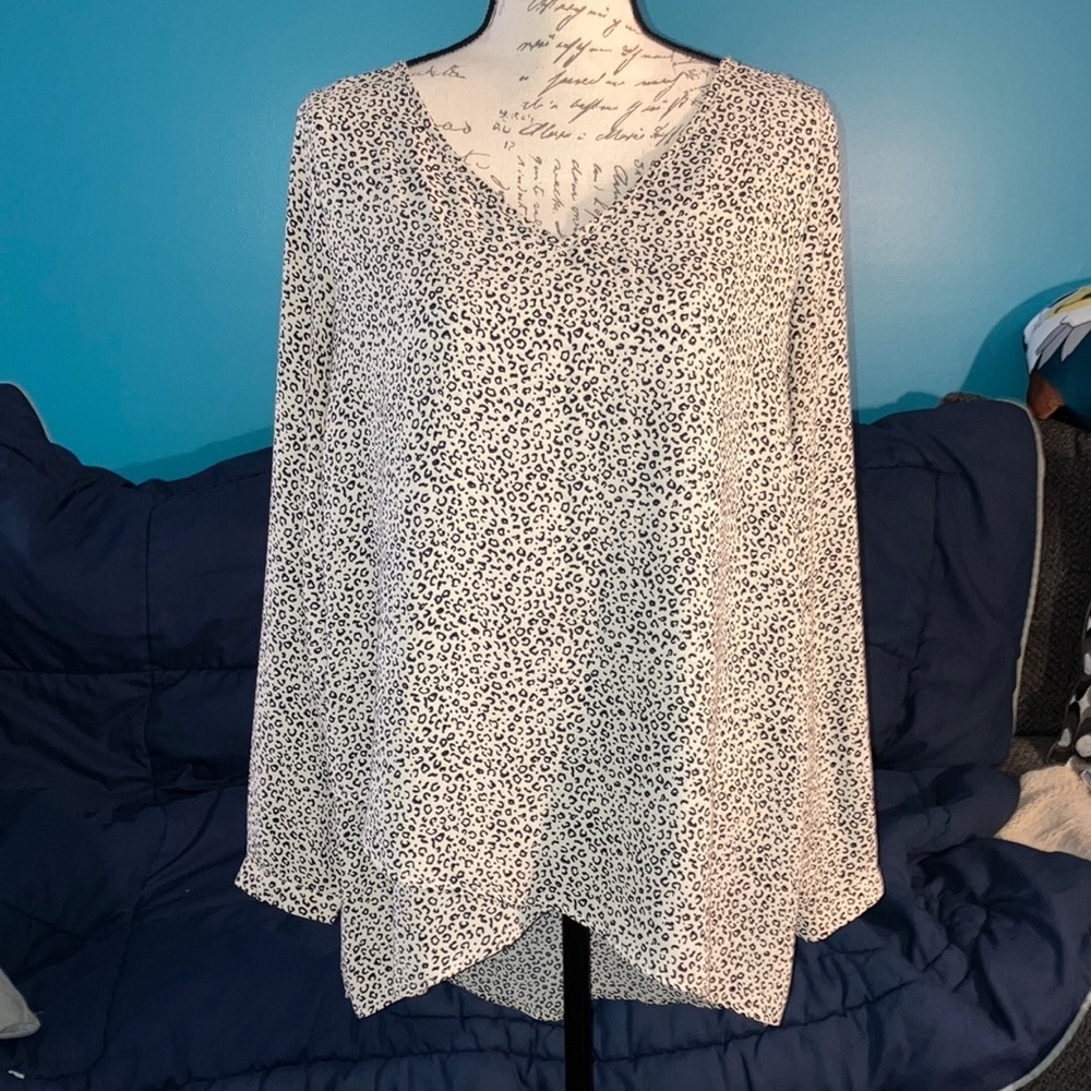 🎉4 for $20 Chelsea and Theodore Long Sleeve Blouse, Large